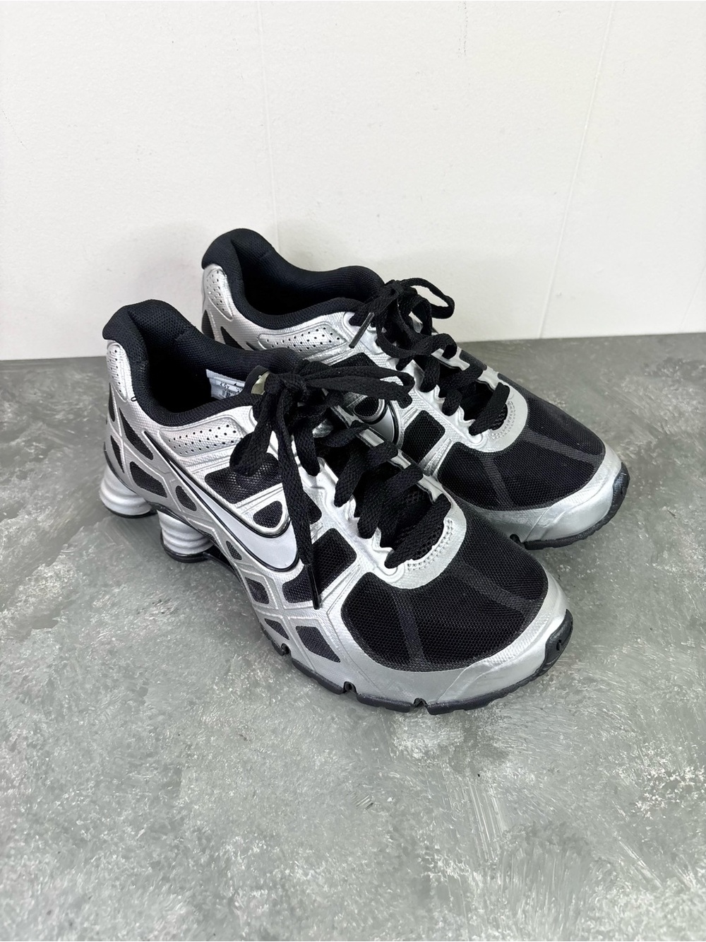 Nike Shox Turbo+ running shoes black and silver sneakers youth size 4.5